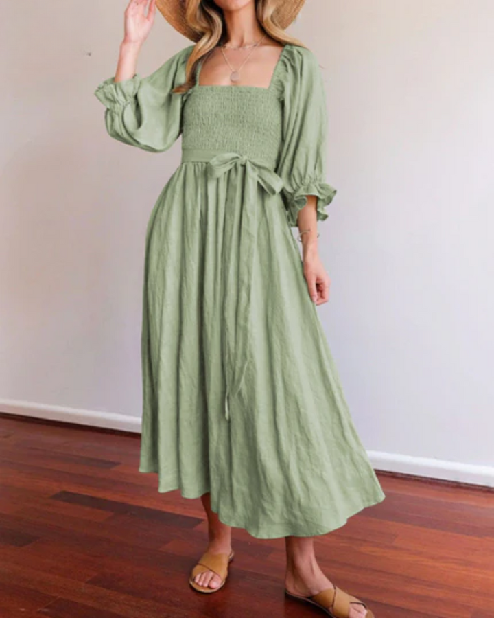 Hurmaava mekko naisille | Tyylikäs leikkaus röyhelöillä | Ilmeikäs look joka tilanteeseen