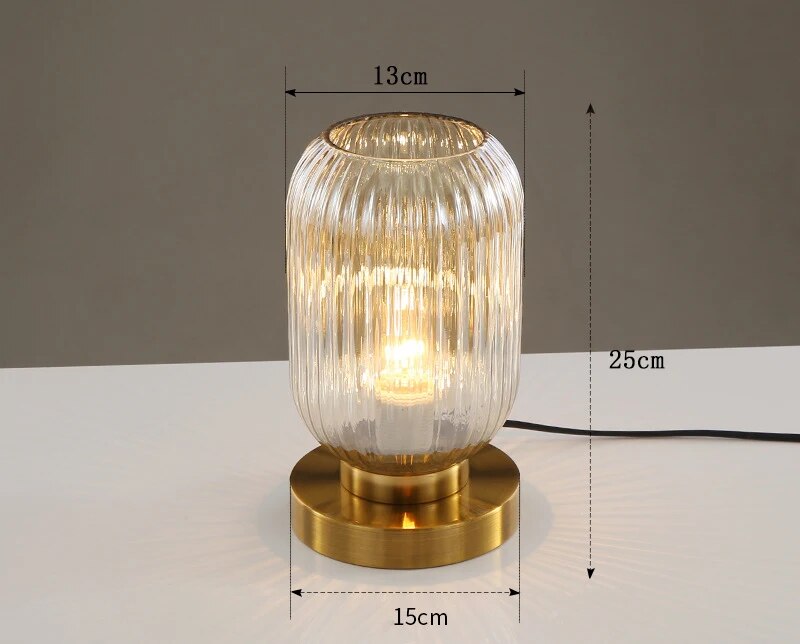 Nordisk design -pöytälamppu lasia - Elegance Modern LED