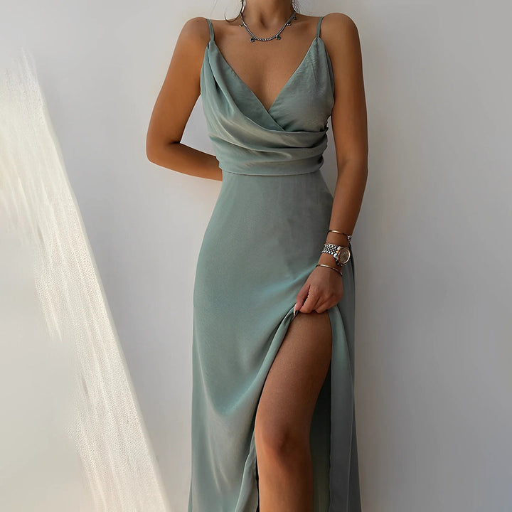 Satiini maximekko kietaisumallilla ja halkiolla | Eleganssia ja sensuaalisuutta | Juhlakelpoinen tyyli