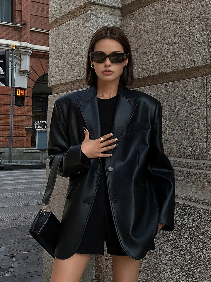 Sarah Dame Læder Blazer | Elegant Jakke med Praktiske Lommer