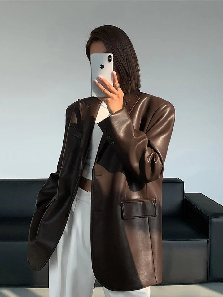 Sarah Dame Læder Blazer | Elegant Jakke med Praktiske Lommer
