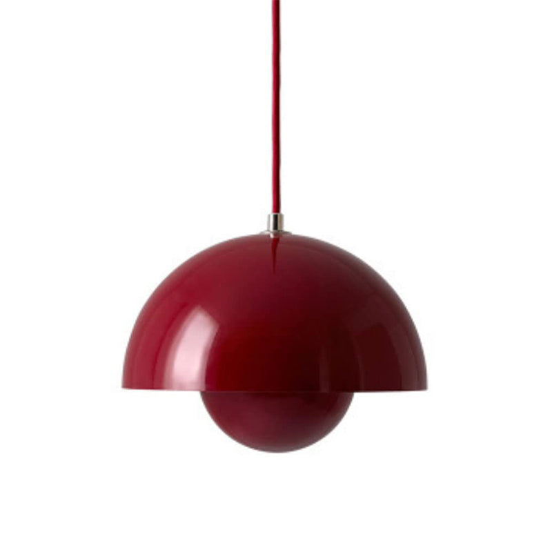 Rød Verner Panton Flowerpot pendellampe, retro design, moderne belysning, dansk interiør, stilfuld indretning, ikonisk lampe, hjemmedekoration.