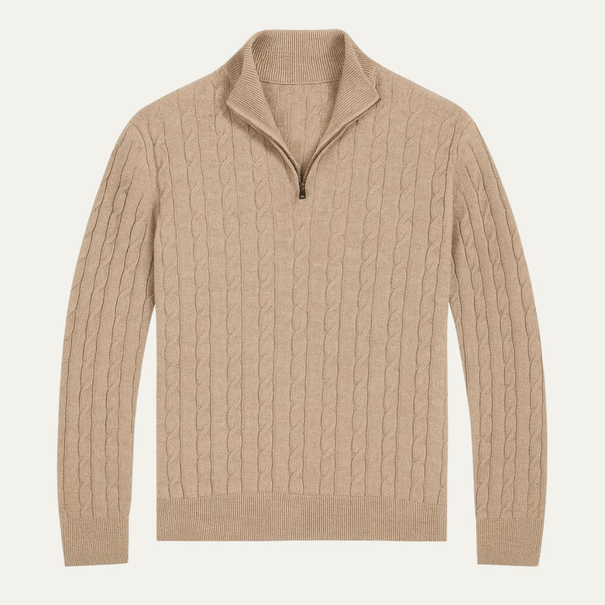 Beige kabelstrikket herresweater med lynlås i halsen, lavet af uld. Stilfuld og varm trøje til vintermode. Perfekt til casual og formelle lejligheder.