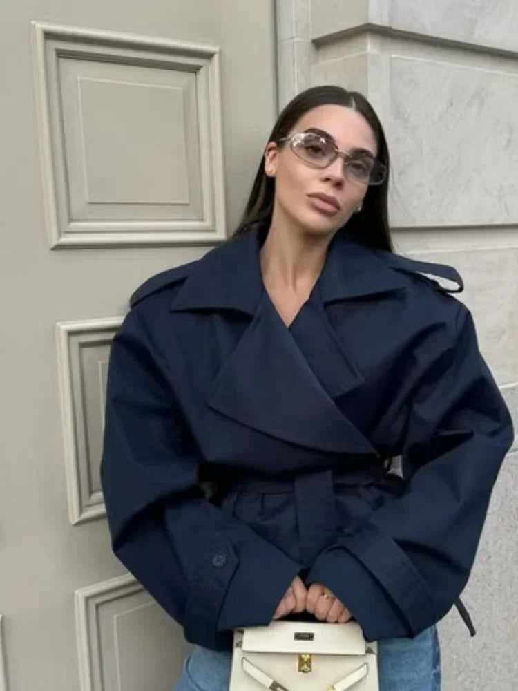 Krótki trencz Tynd | Rewersowy dekolt w serek Pasek Sznurowanie Wiosna Kobieta