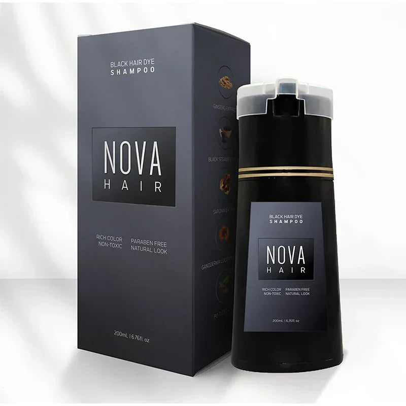 Sort hårfarve shampoo fra Nova Hair, 200 ml flaske ved siden af matchende emballage. Parabenfri, naturligt look, rig farve.
