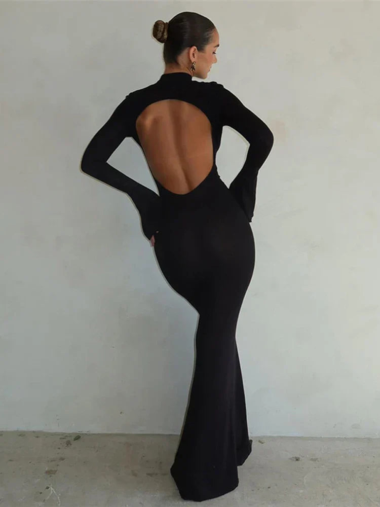 Emma | Bodycon Chic iltapuku korkealla kauluksella ja dekolteerauksella selässä | Eleganssi & Viettely