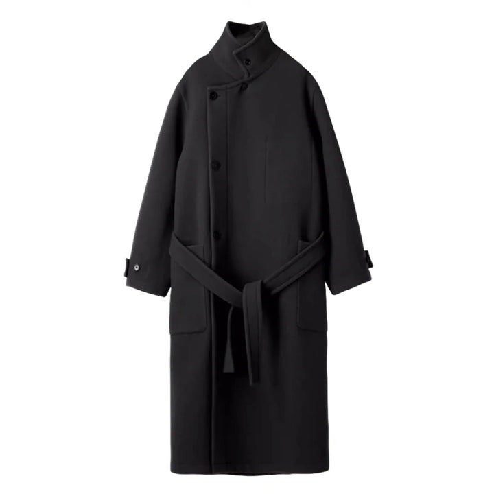 Sort uldfrakke med bælte, høj krave og knaplukning. Elegant vinterjakke til kvinder, stilfuld og varm. Perfekt til koldt vejr.