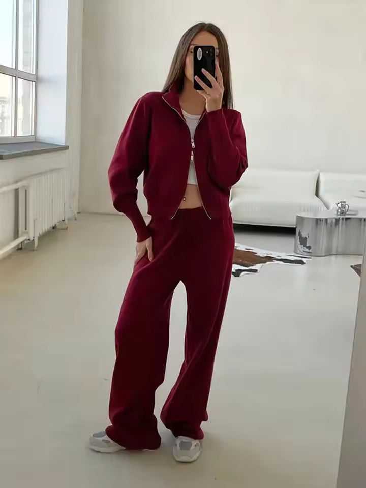 Ensemble avec veste tricotée et pantalons à jambes larges pour femmes