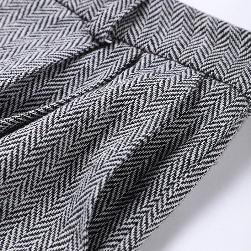 Ensemble de vêtements trois pièces pour femmes avec veste, gilet et pantalon élégant