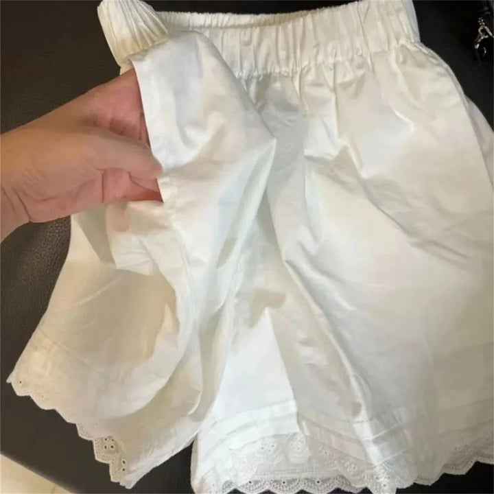 Pantaloni scurți pentru femei albi cu margine din dantelă, talie înaltă, croială lejeră, picioare largi, pantaloni scurți pentru plajă și vacanță