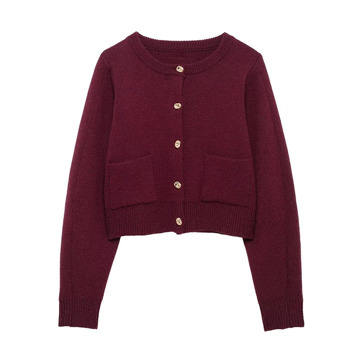 Bordeaux cardigan med knapper og lommer, langærmet, strik, klassisk design, perfekt til efterår og vintermode, stilfuld og varm beklædning.