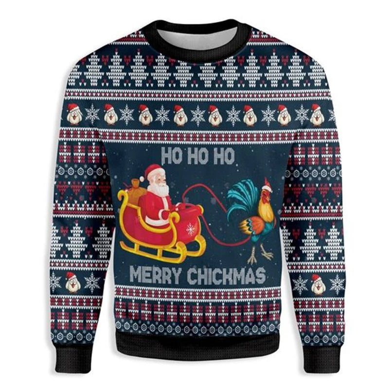 Julesweater med julemand i kane trukket af en hane, tekst "Ho Ho Ho, Merry Chickmas", snefnug og nissehuer, sjovt julemotiv, blå baggrund.