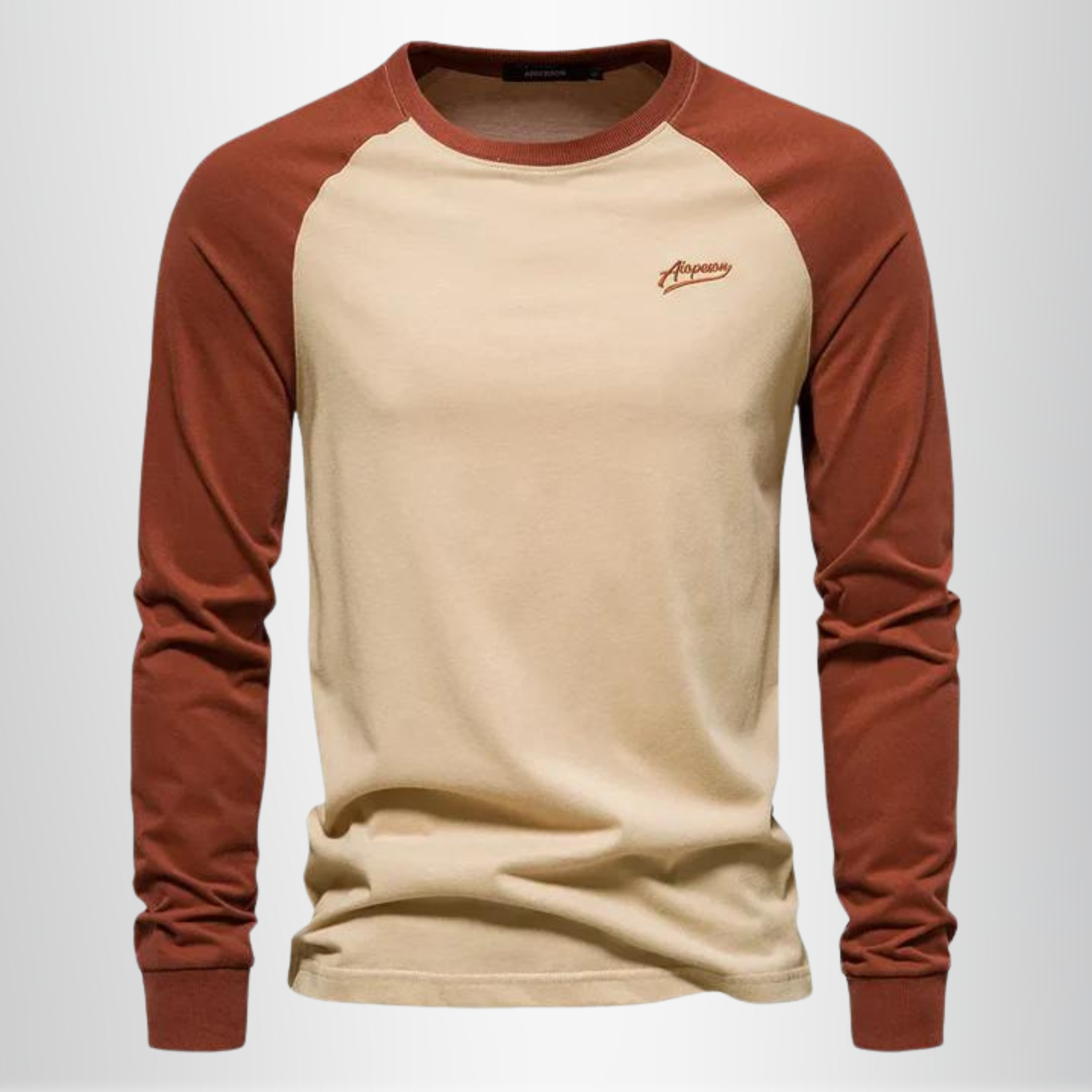 Langærmet beige og brun baseballtrøje til mænd, afslappet stil, rund hals, kontrastærmer, perfekt til hverdagsbrug og modebevidste outfits.