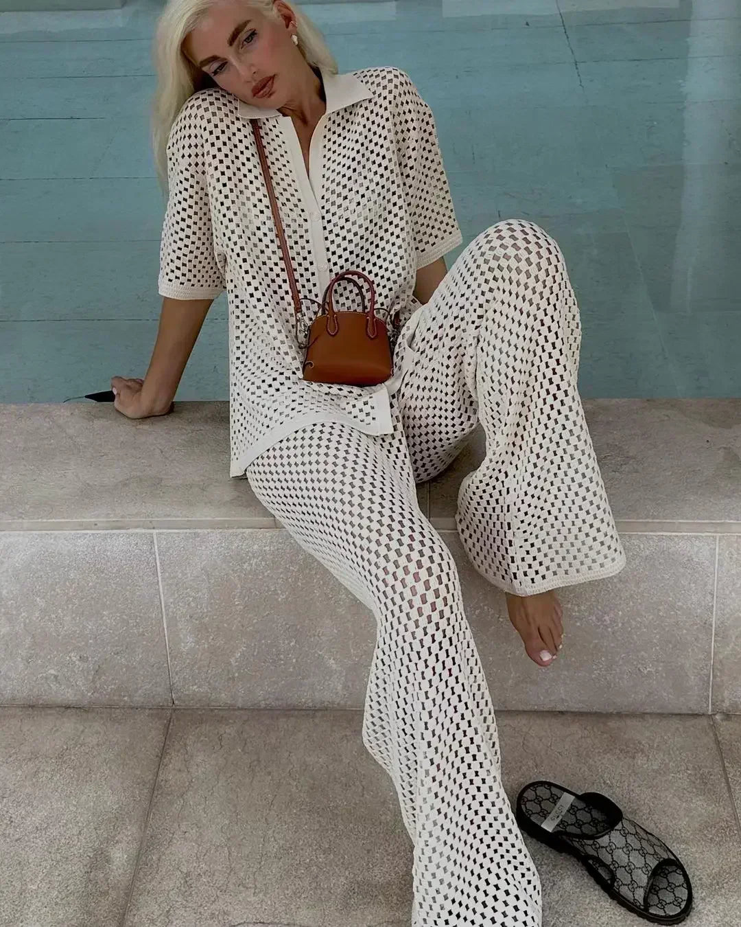 Trendy summer outfit with loose fit and versatile style