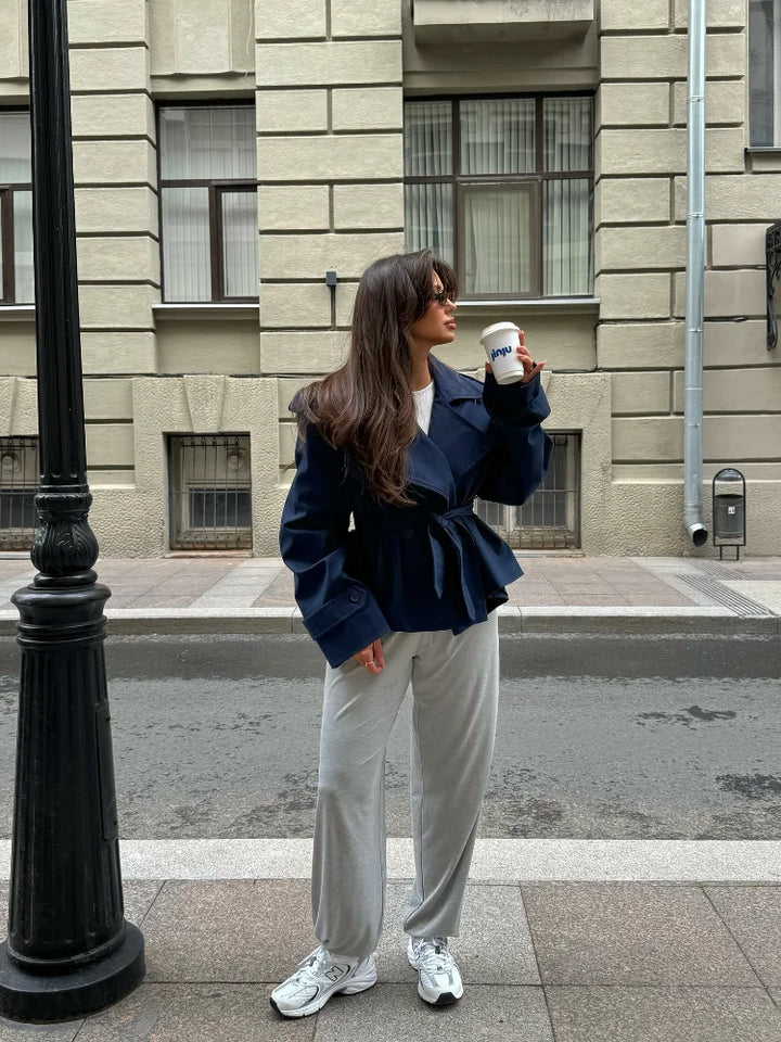 Krótki trencz Tynd | Rewersowy dekolt w serek Pasek Sznurowanie Wiosna Kobieta