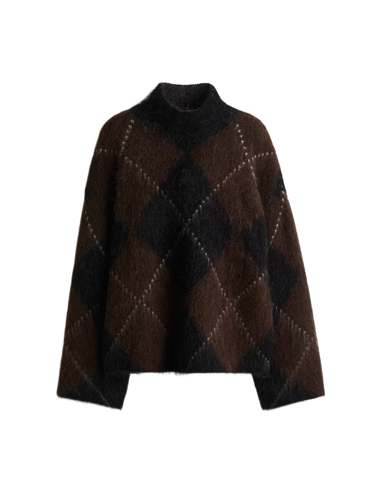 Brun og sort ternet sweater i blødt materiale, moderne design, perfekt til efterårsmode. Komfortabel og stilfuld striktrøje til kvinder.