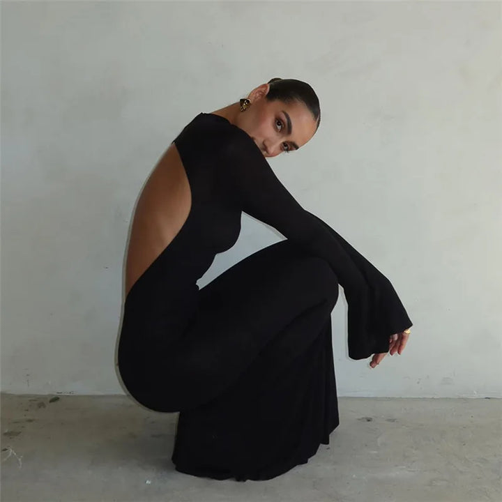 Emma | Bodycon Chic iltapuku korkealla kauluksella ja dekolteerauksella selässä | Eleganssi & Viettely
