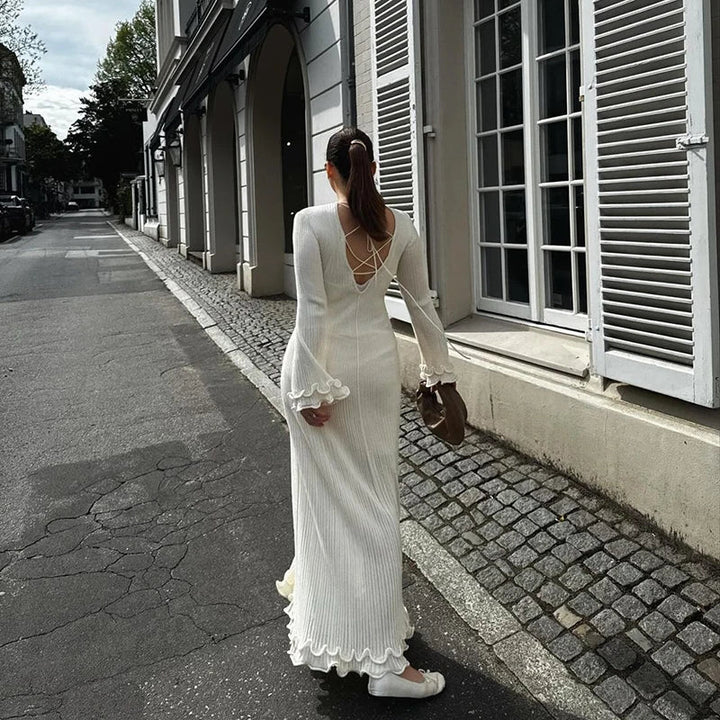Charlotte Elegant maximekko litteillä hihoilla ja hienostuneella selkäyksityiskohdalla