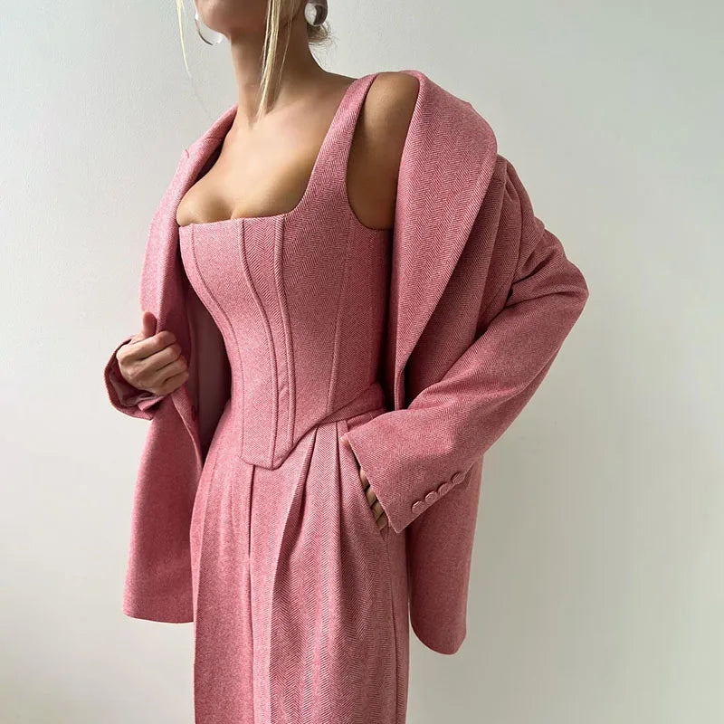 Ensemble de vêtements trois pièces pour femmes avec veste, gilet et pantalon élégant