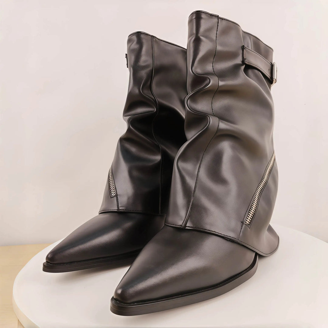 Sort læderstøvler med spidse tæer og lynlåse, moderne design, stilfulde og elegante, perfekt til modebevidste kvinder, trendy fodtøj.