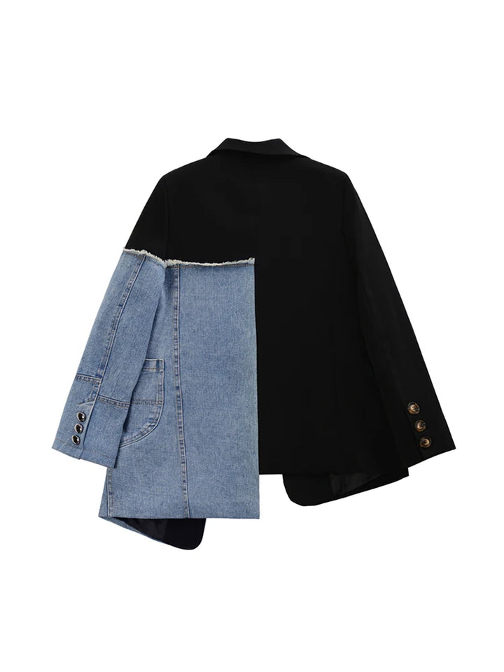 Asymmetrisk jakke med denim og sort stof, unikt design, tofarvet blazer, moderne mode, stilfuld overtøj, trendy jakke til mænd og kvinder.