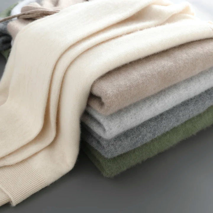 Stablede uldtrøjer i beige, grå og grønne nuancer. Bløde, varme materialer til vintermode. Perfekt til stilfuld og komfortabel beklædning.