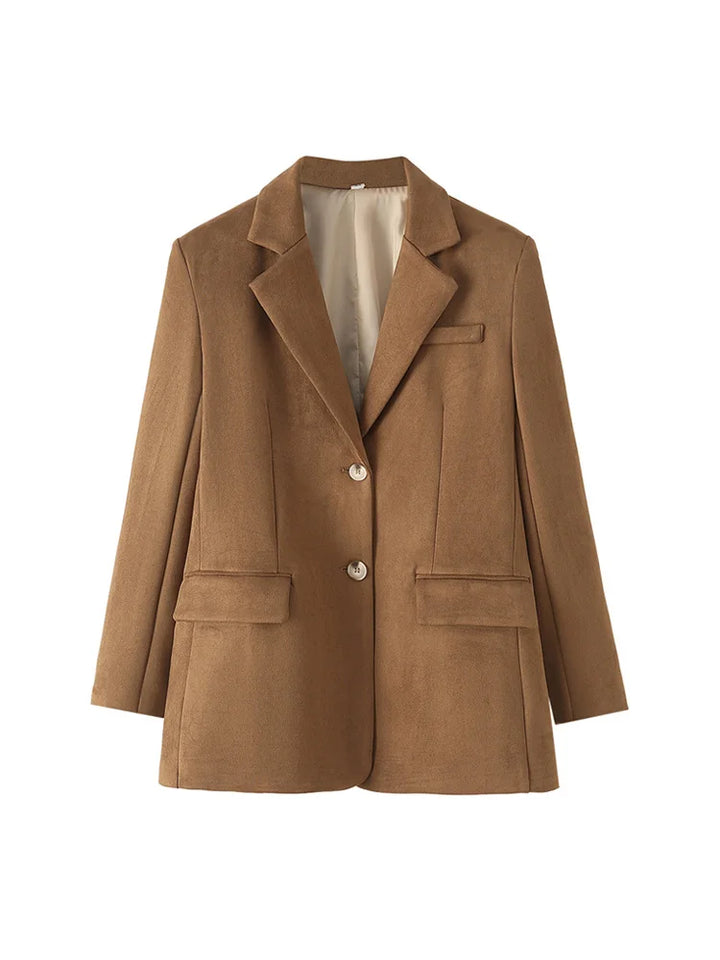Brun uldblazer til kvinder med to knapper og lommer, klassisk design, perfekt til efterår og vintermode. Elegant og tidløs jakke.