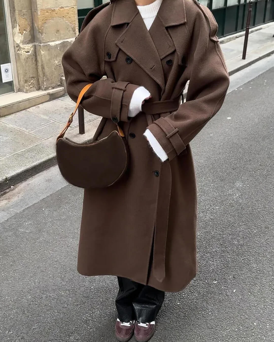 Lang trenchcoat i uldblanding til kvinder med klassisk vinterlook