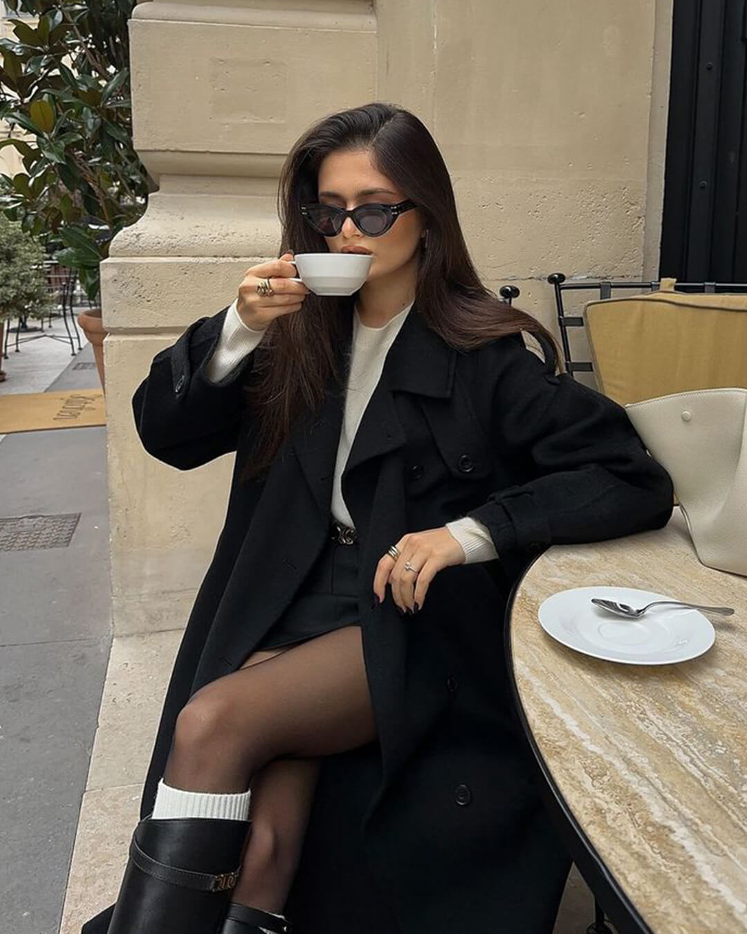 Lang trenchcoat i uldblanding til kvinder med klassisk vinterlook