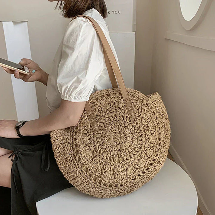 Pyöreä käsinkudottu olkilaukku | Boho-tyyli & kesälook | Ihanteellinen rannalle ja kaupunkielämään