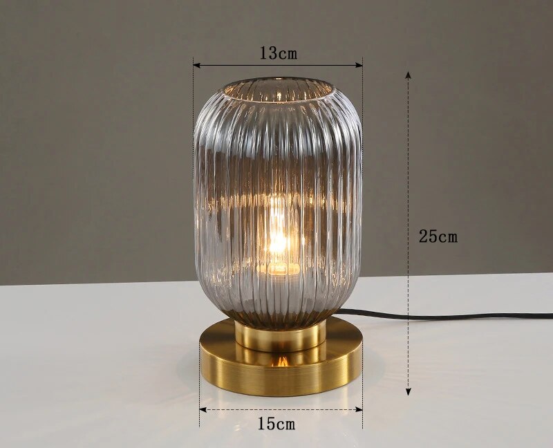 Nordisk design -pöytälamppu lasia - Elegance Modern LED