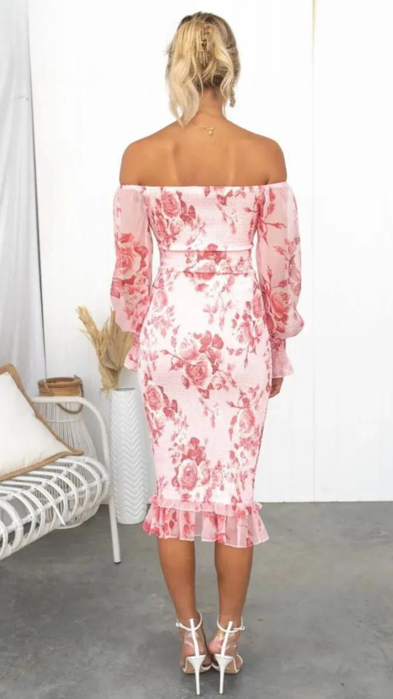 May Luksusmekko | Elegant ja ajaton naisten mekko erityistilaisuuksiin