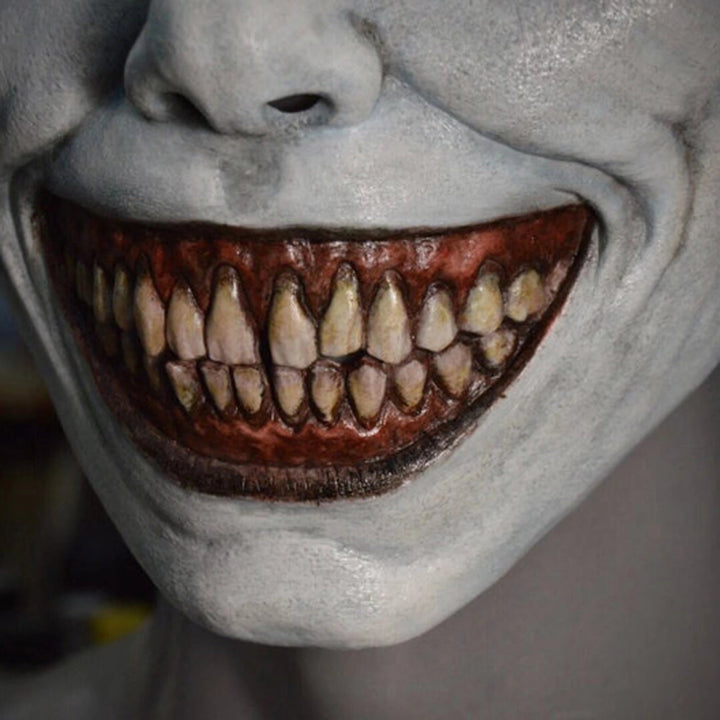 Máscara de demonio de Halloween - látex orgánico con aterradores ojos blancos