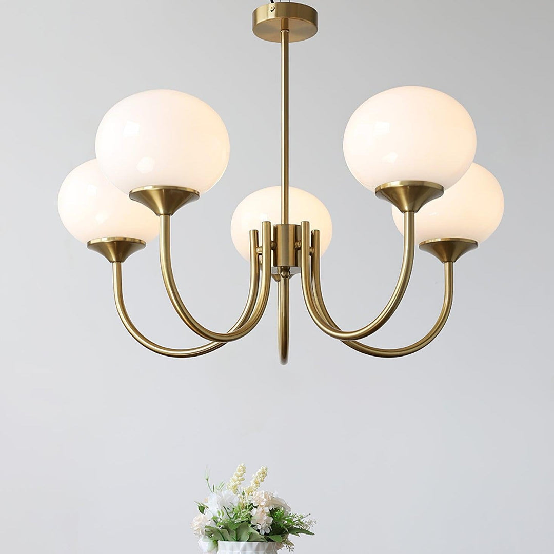 Lustre moderno em latão | Iluminação de teto elegante com bolas de vidro