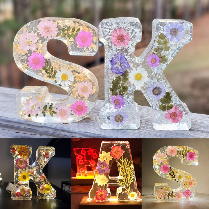 Lâmpada de harpa com flores secas e letra personalizada | Luz noturna LED decorativa