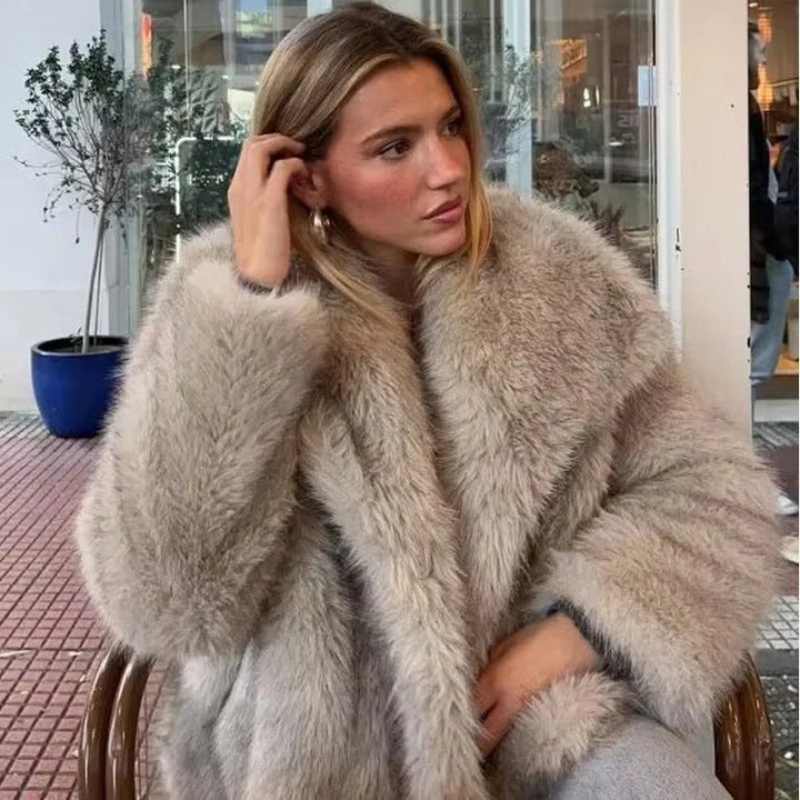 Short Winter Jacket in Faux Fur for Women | Warm and Trendy Fur Coat with Mink Look