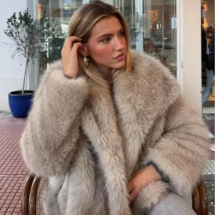 Short Winter Jacket in Faux Fur for Women | Warm and Trendy Fur Coat with Mink Look