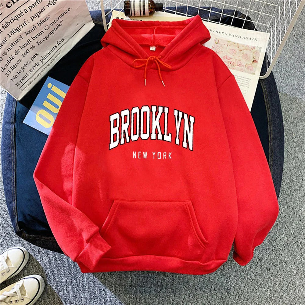 Kvinde hoodie med stilfuldt Brooklyn‑print