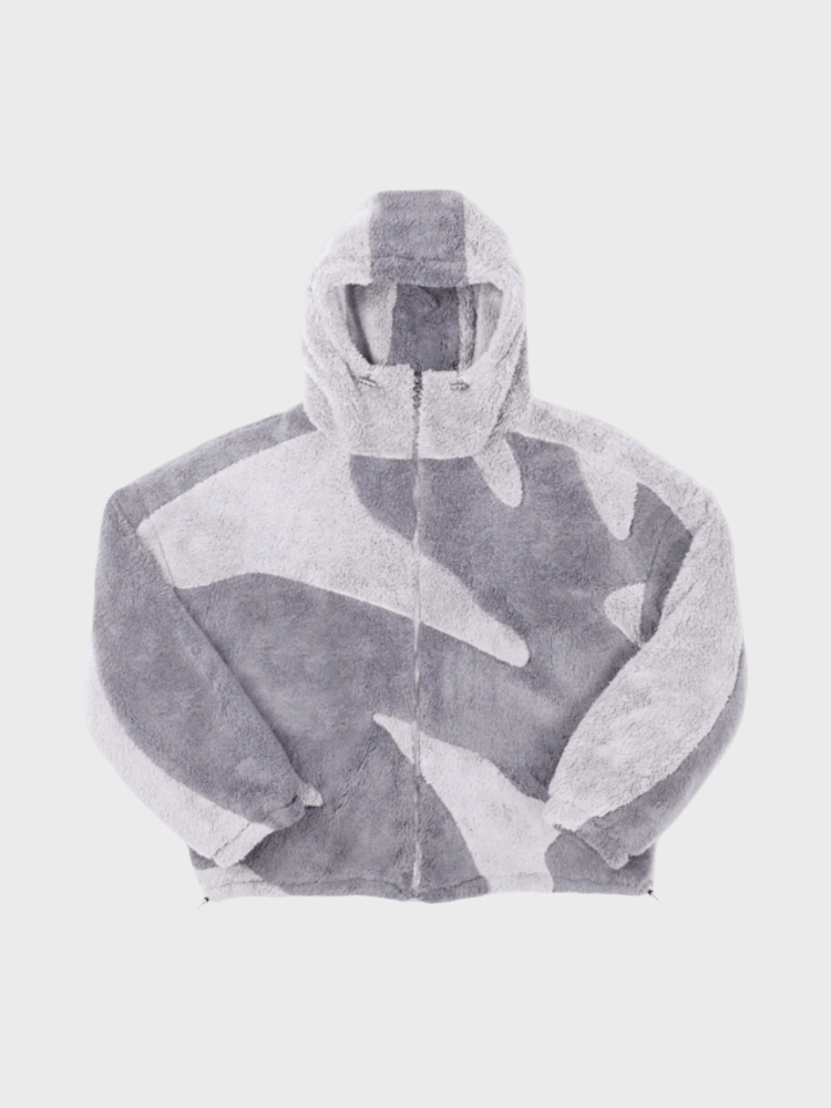 Grå og hvid camouflage hættetrøje i plys, unisex design, vinterjakke, blød og varm, moderne streetwear stil, perfekt til koldt vejr.