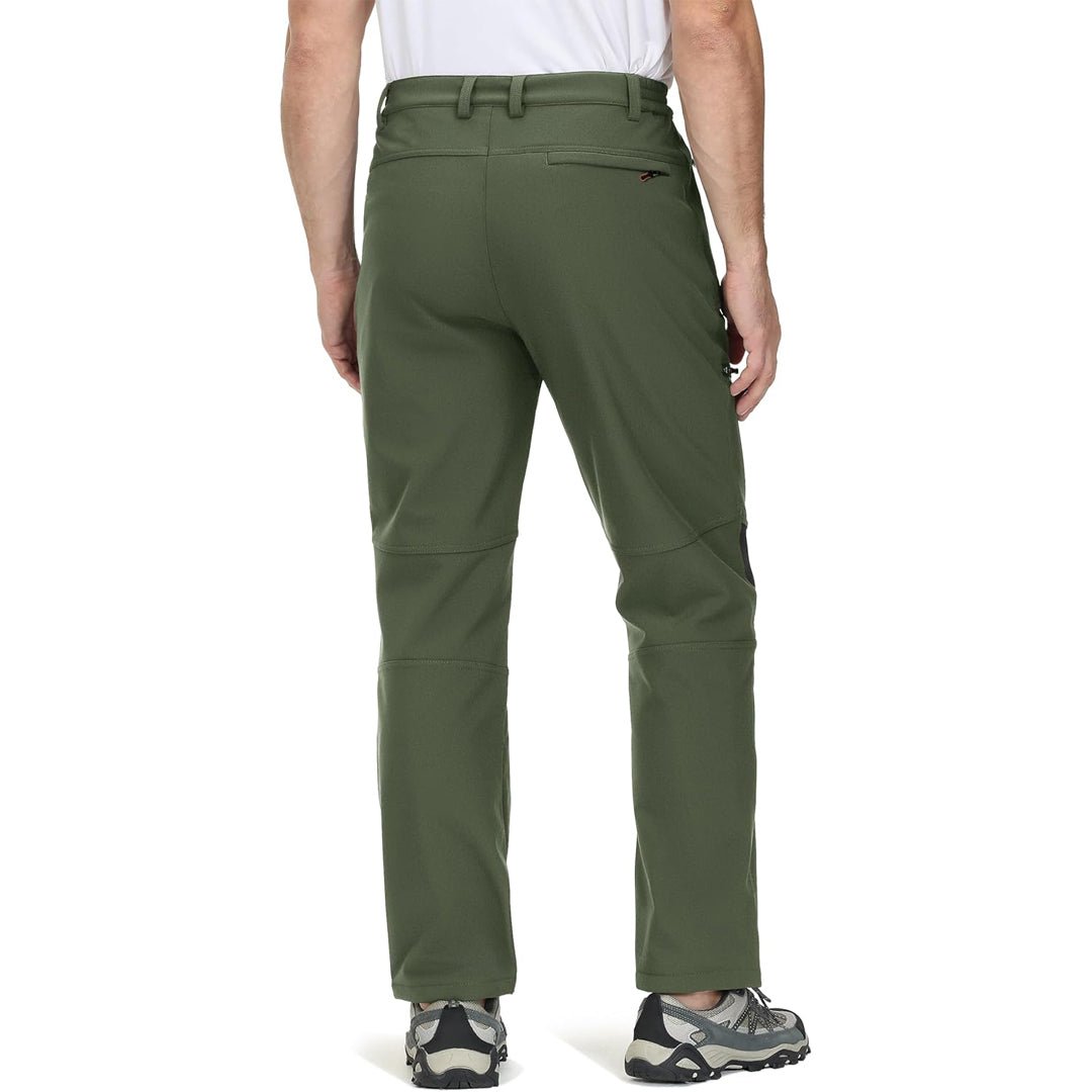 Water-resistant men's ski pants with fleece lining and reinforced knees for winter sports