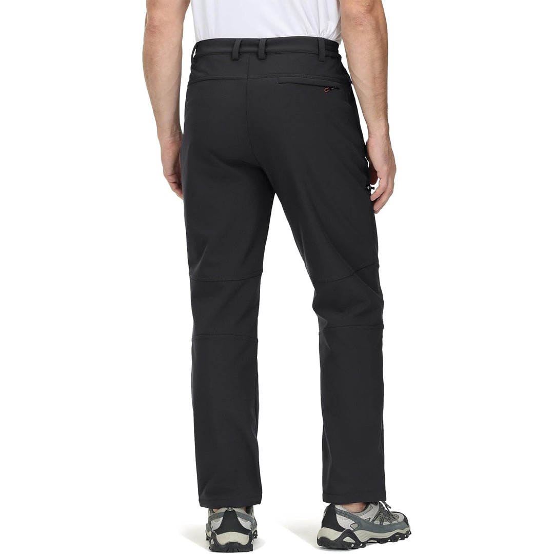 Water-resistant men's ski pants with fleece lining and reinforced knees for winter sports