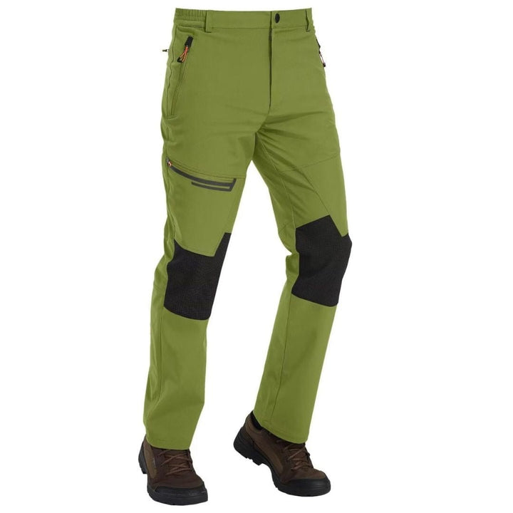 Water-resistant men's ski pants with fleece lining and reinforced knees for winter sports