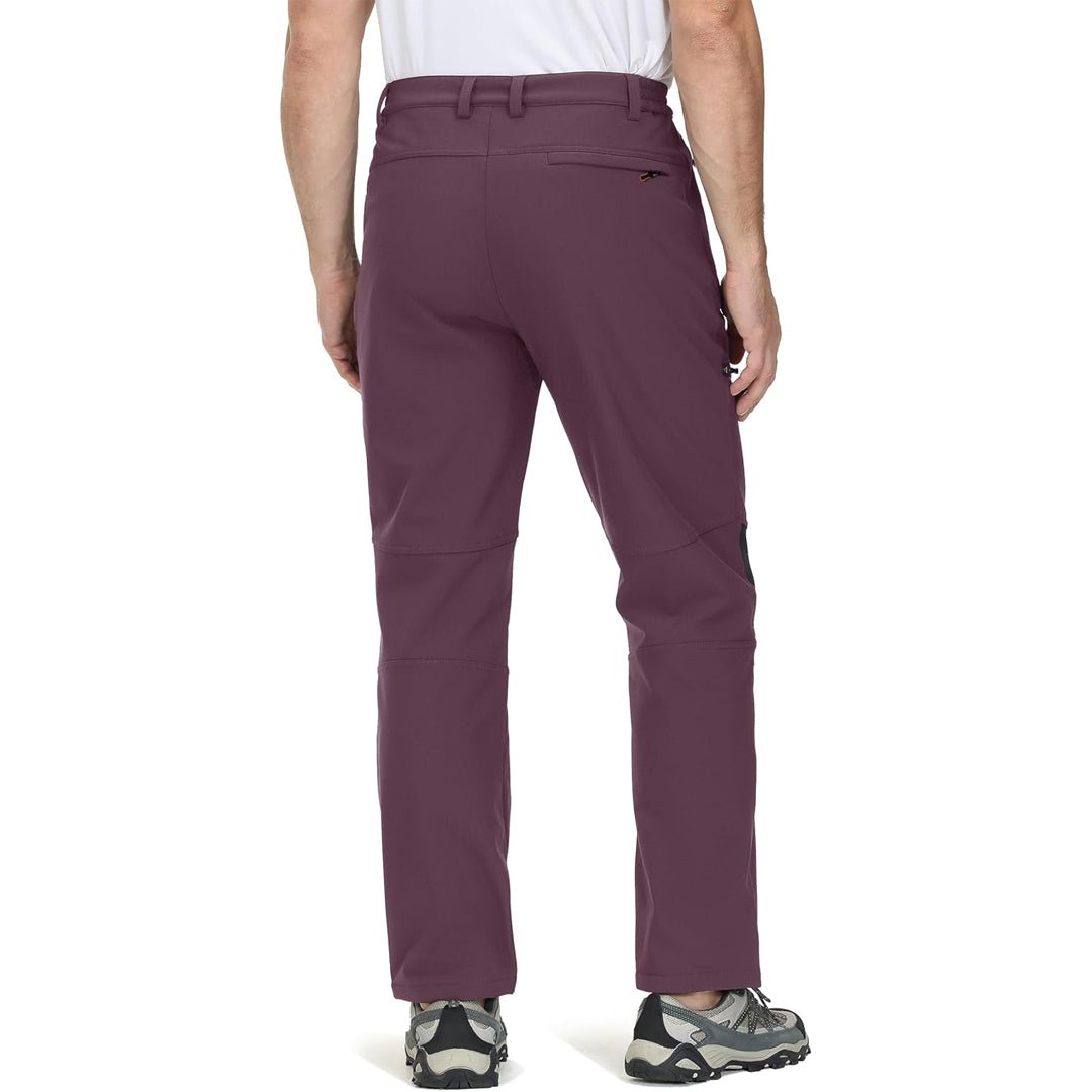 Water-resistant men's ski pants with fleece lining and reinforced knees for winter sports