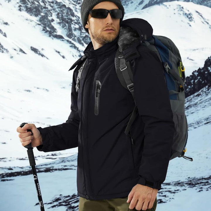 Vindtæt vinterjakke til mænd med varmt fleecefoer og aftagelig hætte til udendørsbrug