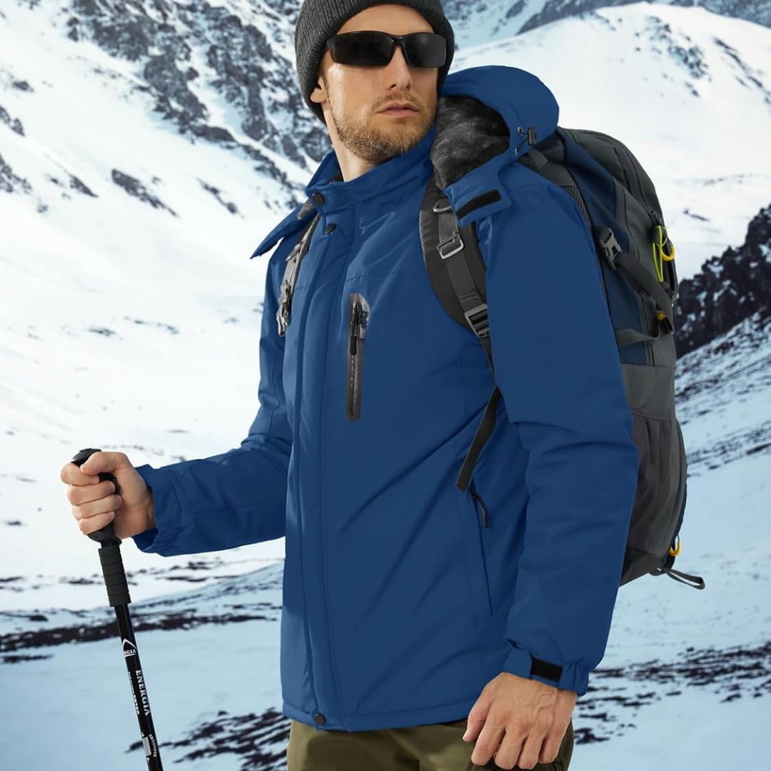 Vindtæt vinterjakke til mænd med varmt fleecefoer og aftagelig hætte til udendørsbrug