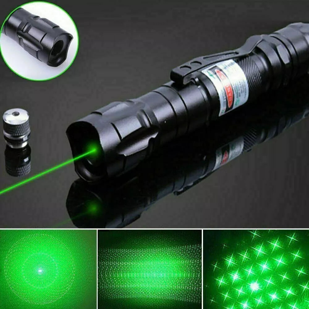 Sort laserpointer med grøn laserstråle, justerbar fokus og mønsterlinser. Kraftig belysning, ideel til præsentationer og stjernekigning.