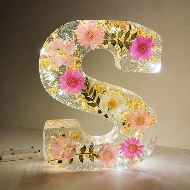 Lâmpada de harpa com flores secas e letra personalizada | Luz noturna LED decorativa