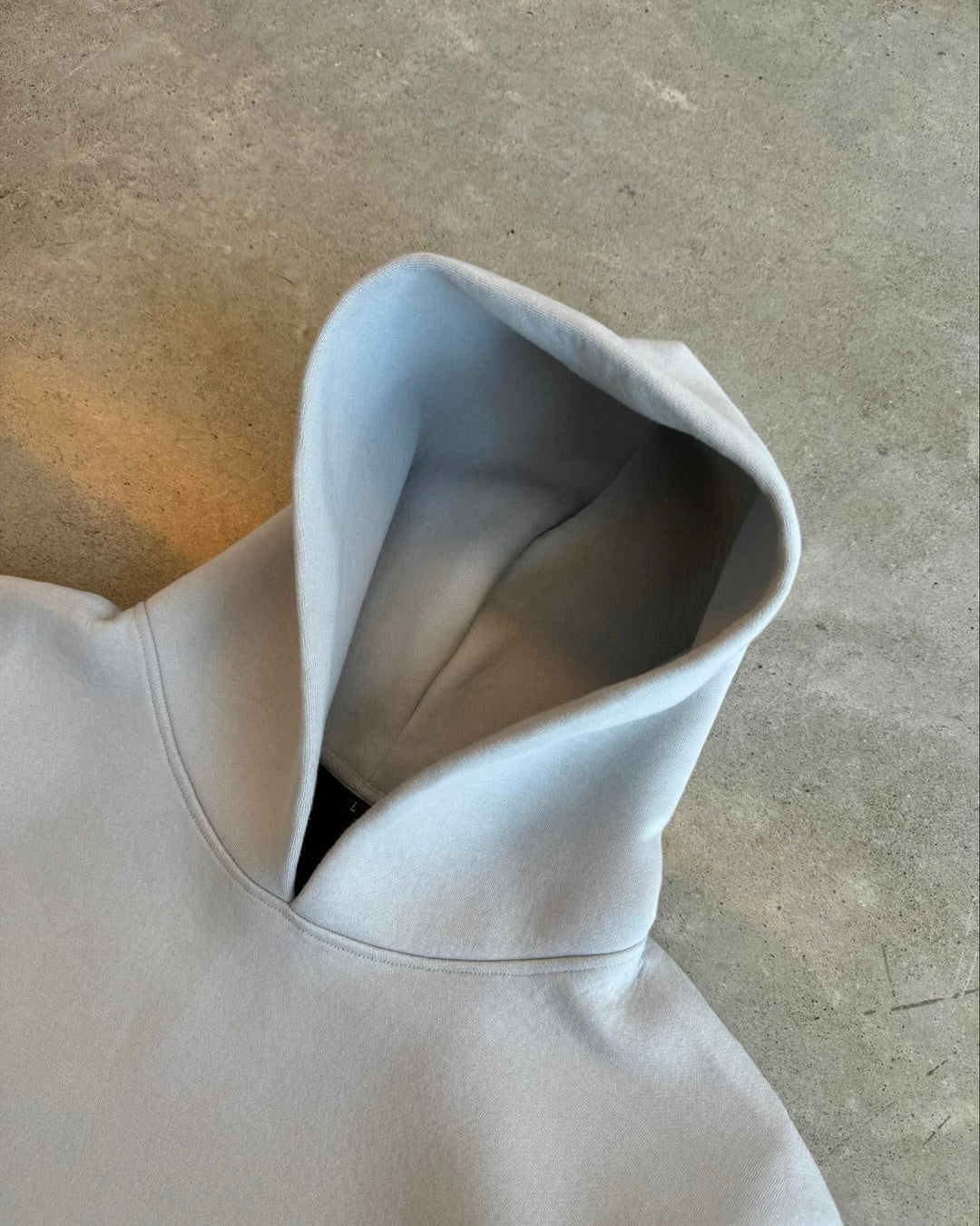 MINIMALISTISK TRÆNINGSDRAGT