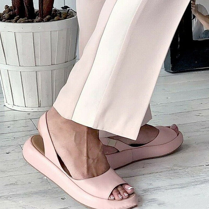 Mukavat sandaalit naisille