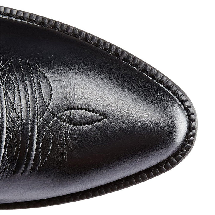 Sort læder cowboystøvle med broderi, spids tå og detaljeret syning. Høj kvalitet, westernstil fodtøj til mænd og kvinder.